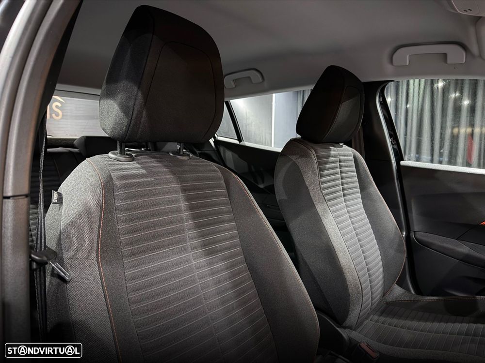 Peugeot 2008 1.2 PureTech Active Pack - 33