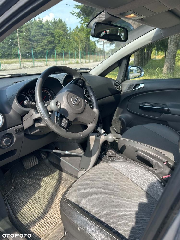 Opel Corsa 1.4 16V Cosmo - 13