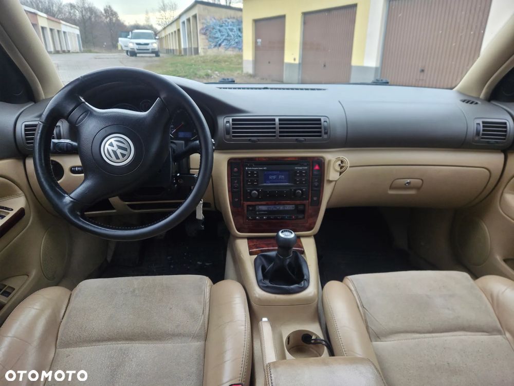 Volkswagen Passat 1.9 TDI 4Mot Highline - 7
