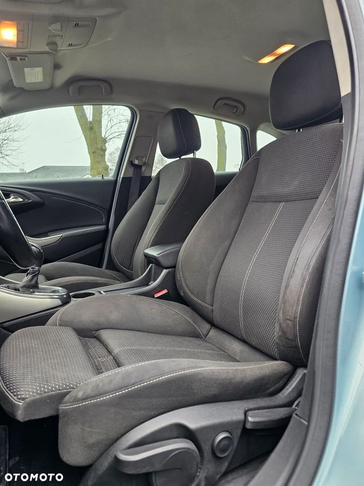 Opel Astra 1.6 T Cosmo - 18