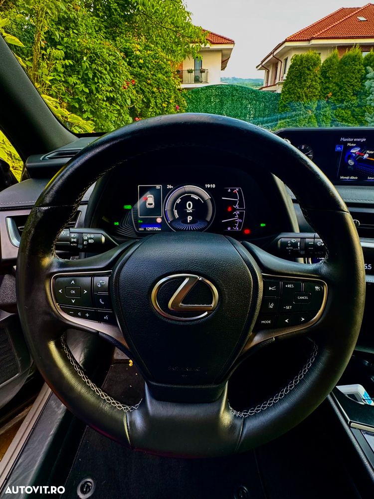 Lexus UX - 21