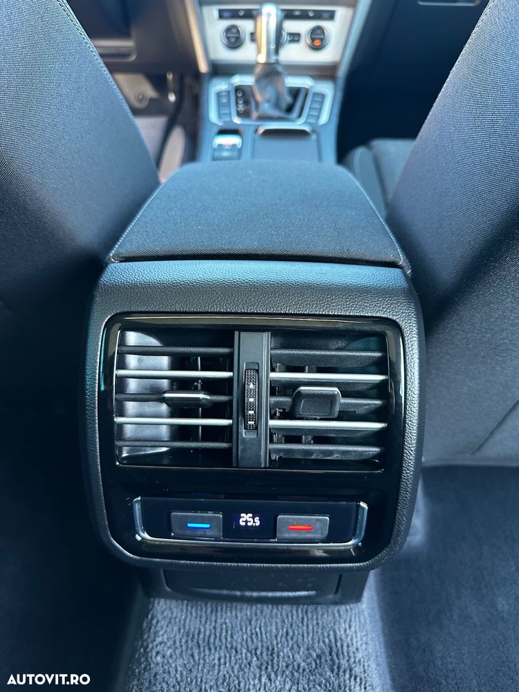 Volkswagen Passat - 25