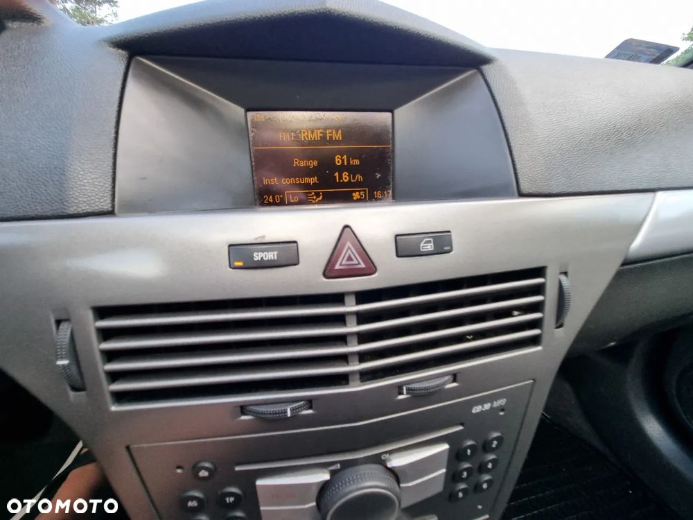 Opel Astra III GTC 1.6 Sport - 26
