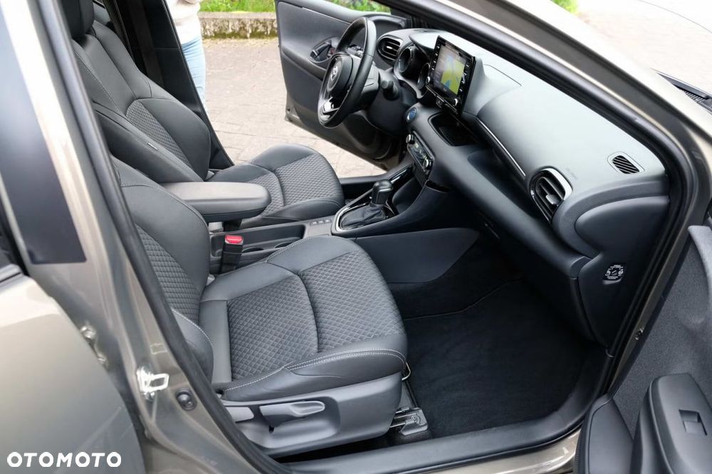 Toyota Yaris Hybrid 1.5 Selection Style - 8