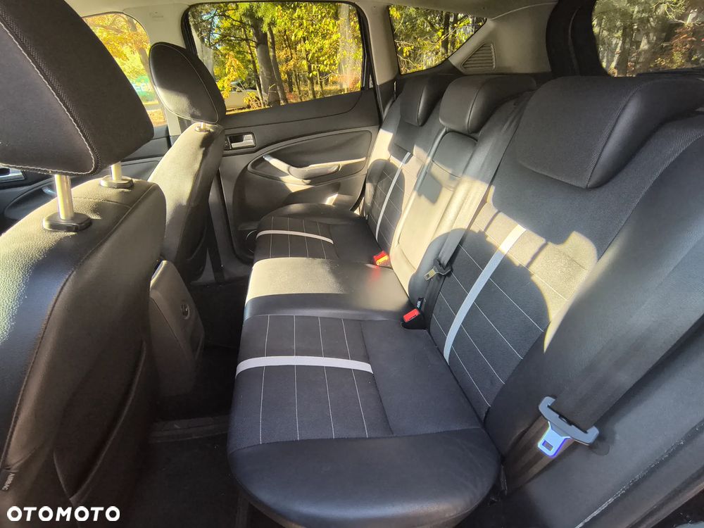 Ford Kuga 2.0 TDCi 4x4 Titanium - 25