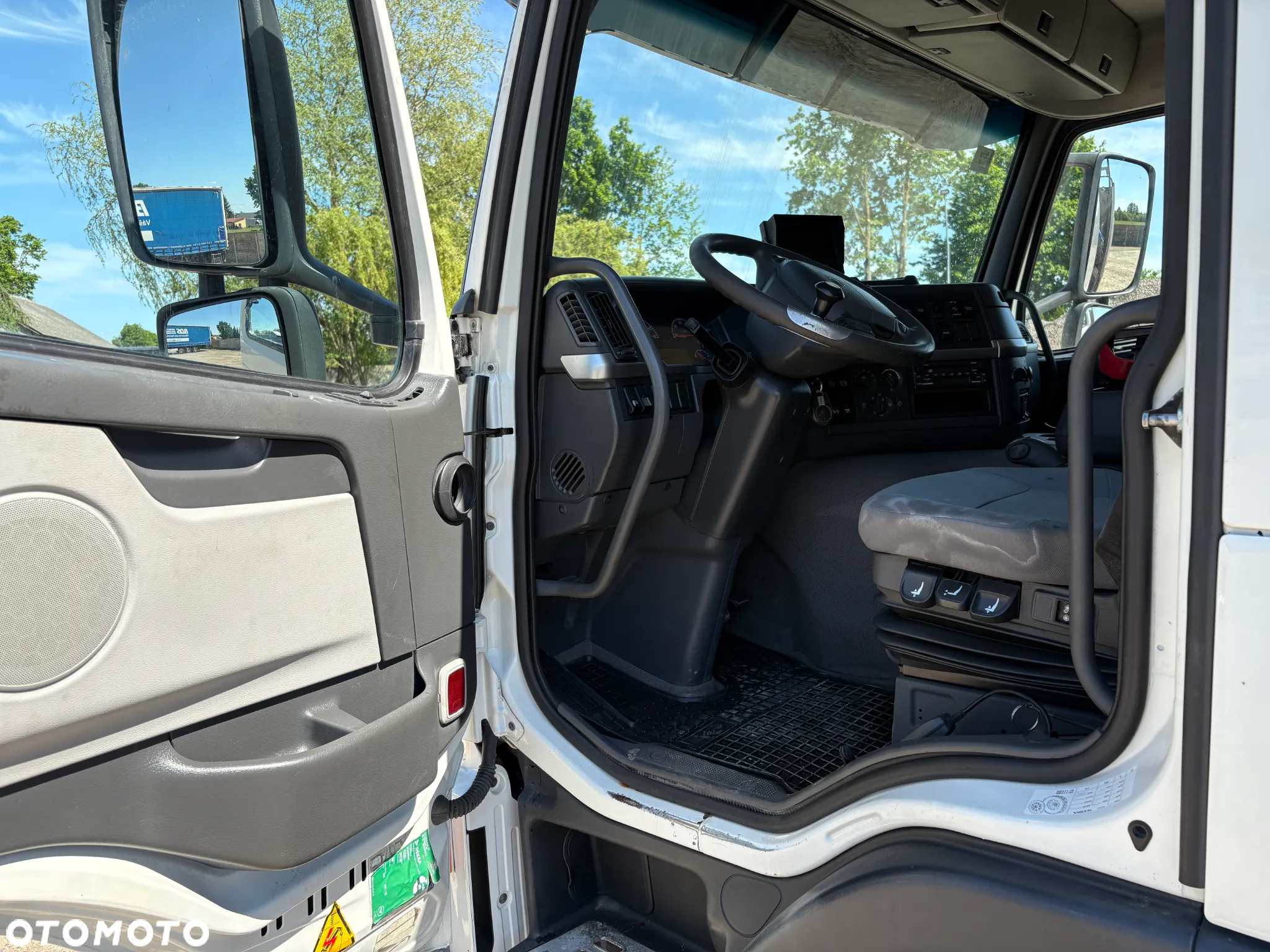 Volvo FM - 6x2 HDS Palfinger PK 23002 - 25