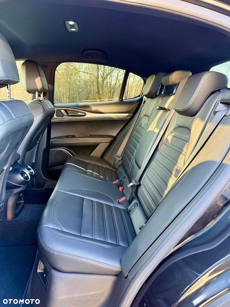 Alfa Romeo Stelvio - 22