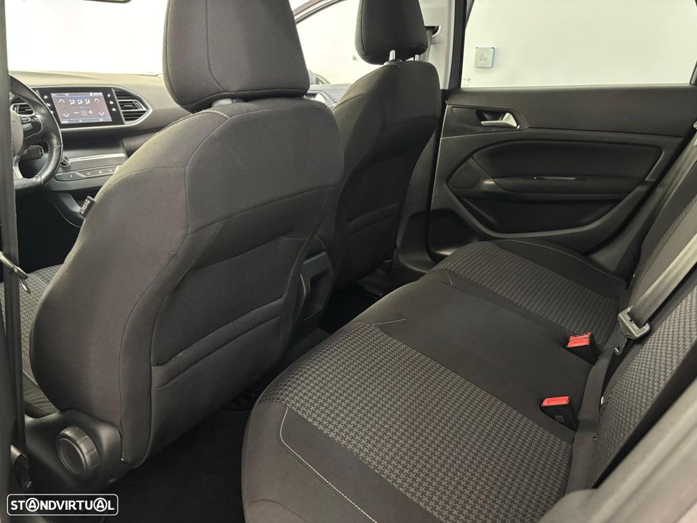 Peugeot 308 SW 1.5 BlueHDi Active - 21