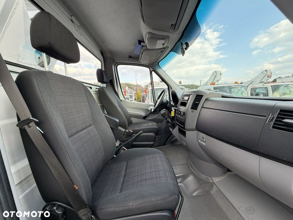 Mercedes-Benz Sprinter - 24