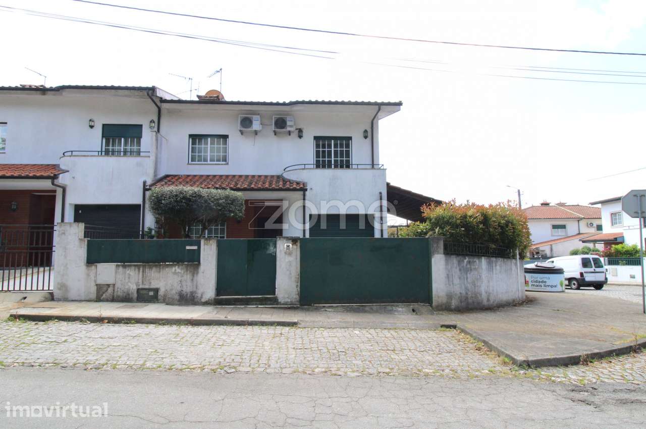 Moradia T3 de Gaveto em Ponte, Guimarães - Grande imagem: 2/31