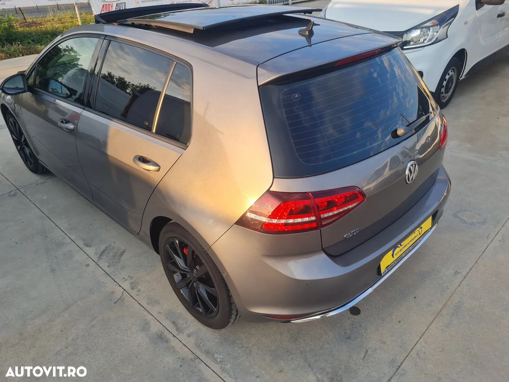 Volkswagen Golf - 6