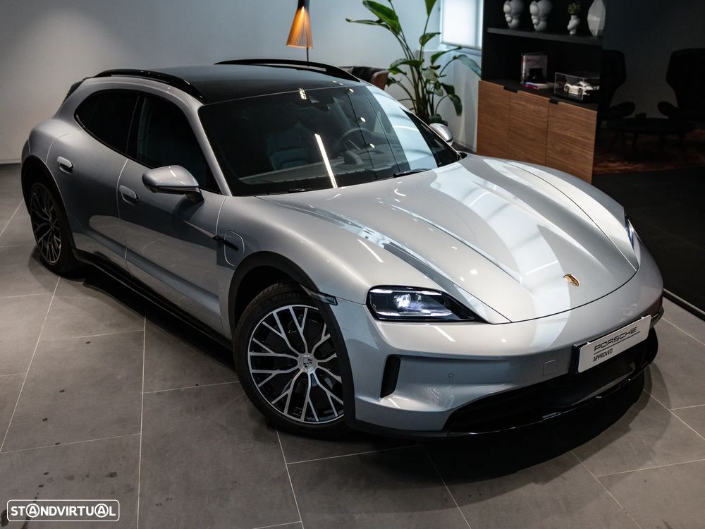Porsche Taycan Cross Turismo 4 - 6