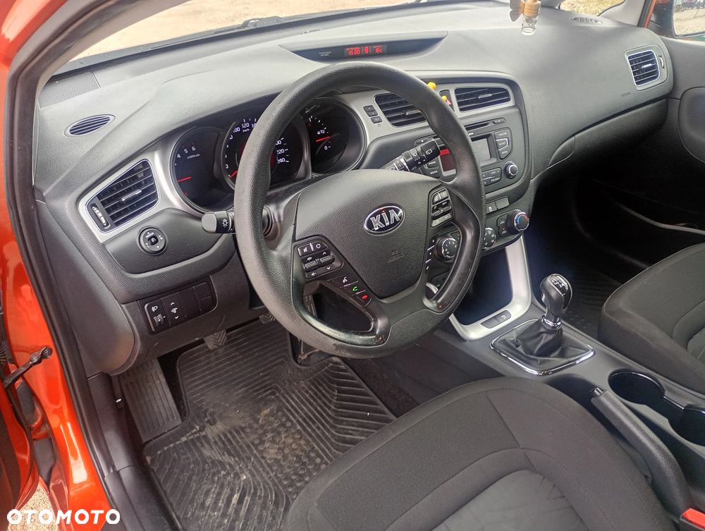 Kia Ceed 1.4 CRDi 90 Spirit - 32