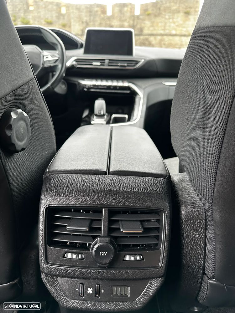 Peugeot 5008 1.5 BlueHDi Allure EAT8 - 13