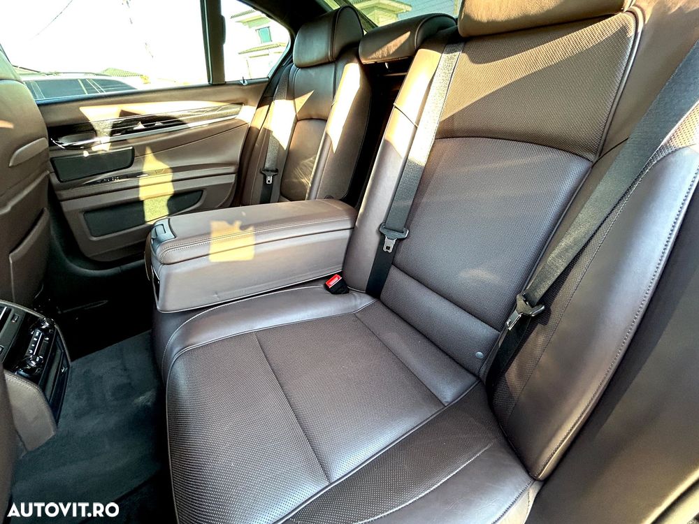 BMW Seria 7 740d xDrive - 14