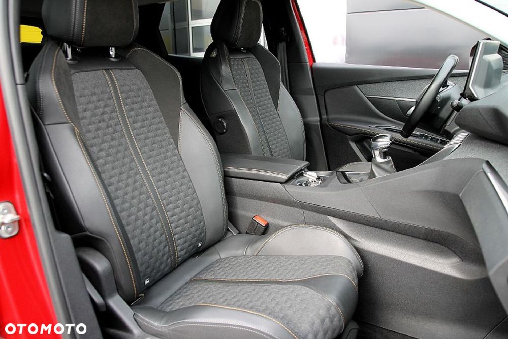 Peugeot 3008 1.2 PureTech Road Trip S&S - 23