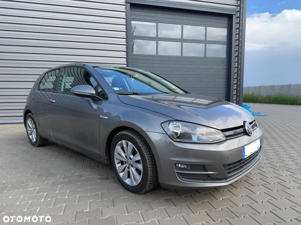 Volkswagen Golf - 1