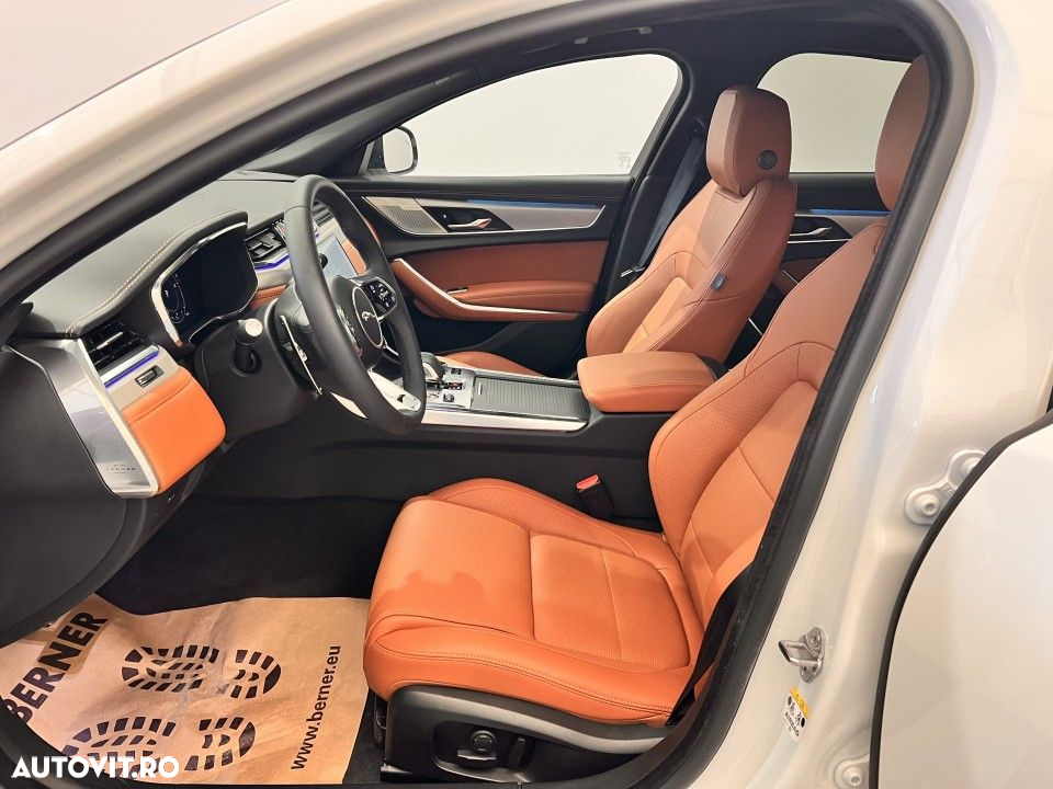 Jaguar XF - 10