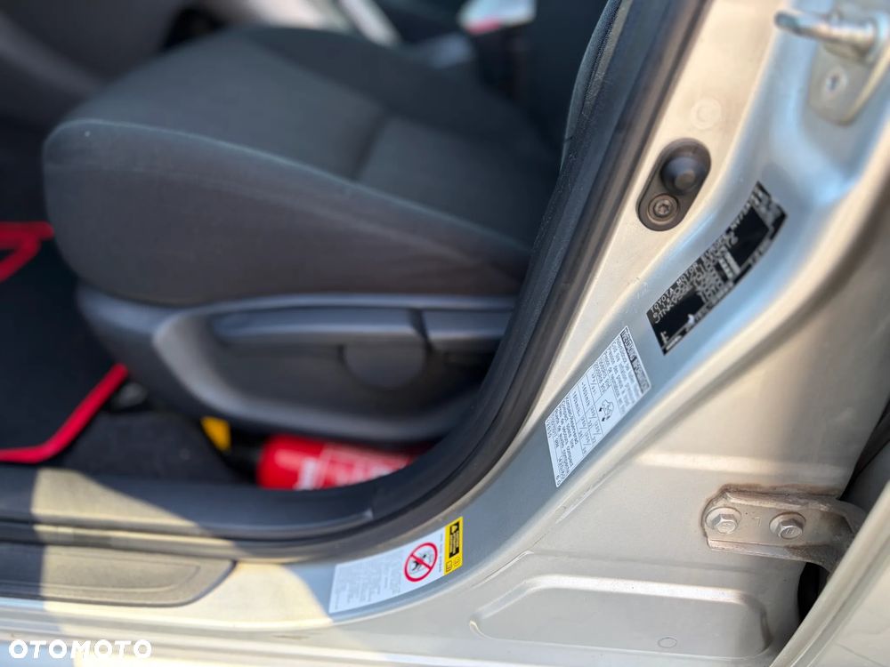 Toyota Auris 1.6 VVT-i Executive - 37