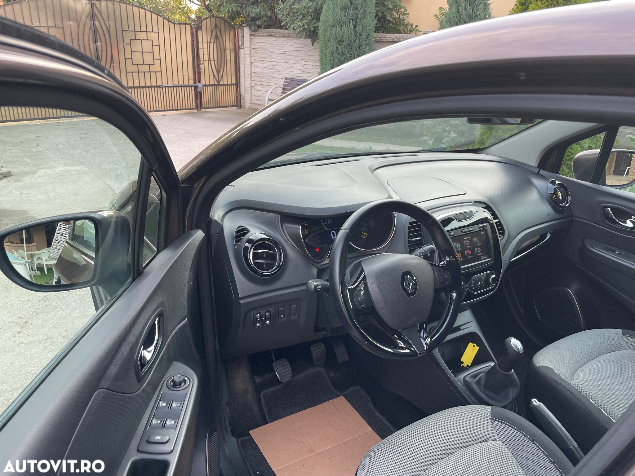 Renault Captur - 16