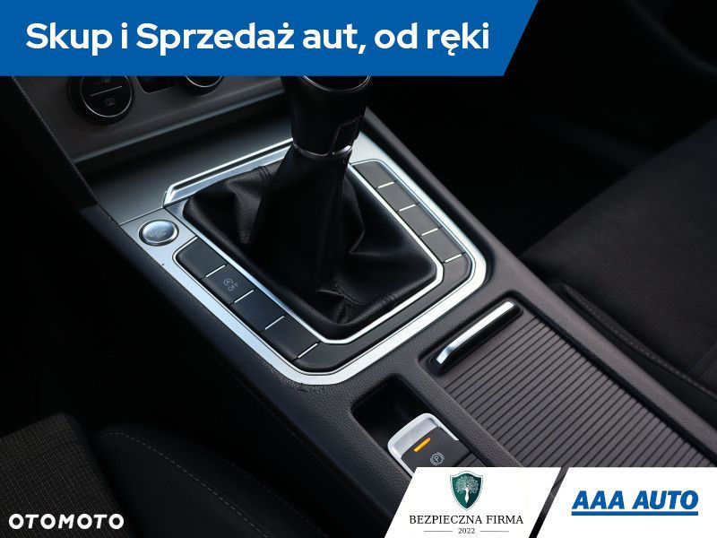 Volkswagen Passat - 14