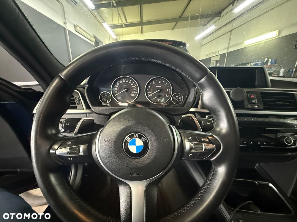 BMW Seria 3 320d Sport Line - 16