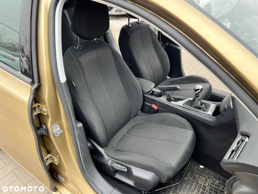 Peugeot 308 - 22