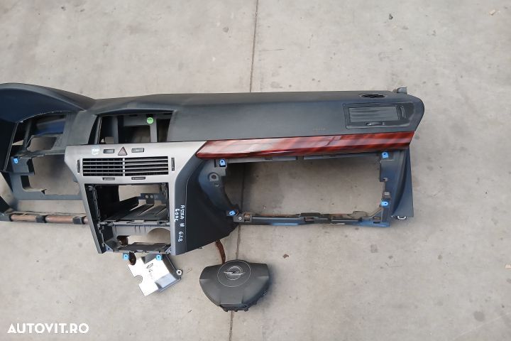 Plansa bord 13168455 13191825 13168455 13191825 Opel Astra H [2004 - - 2