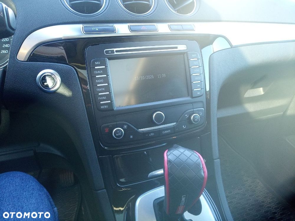 Ford S-Max - 11