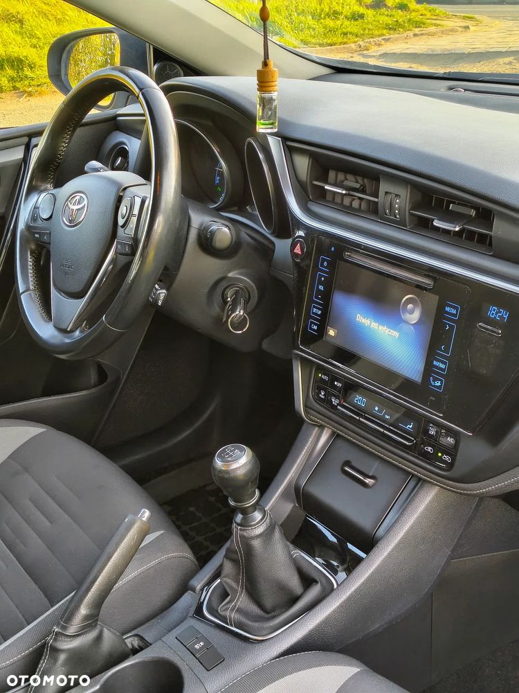 Toyota Auris 1.6 Premium - 15