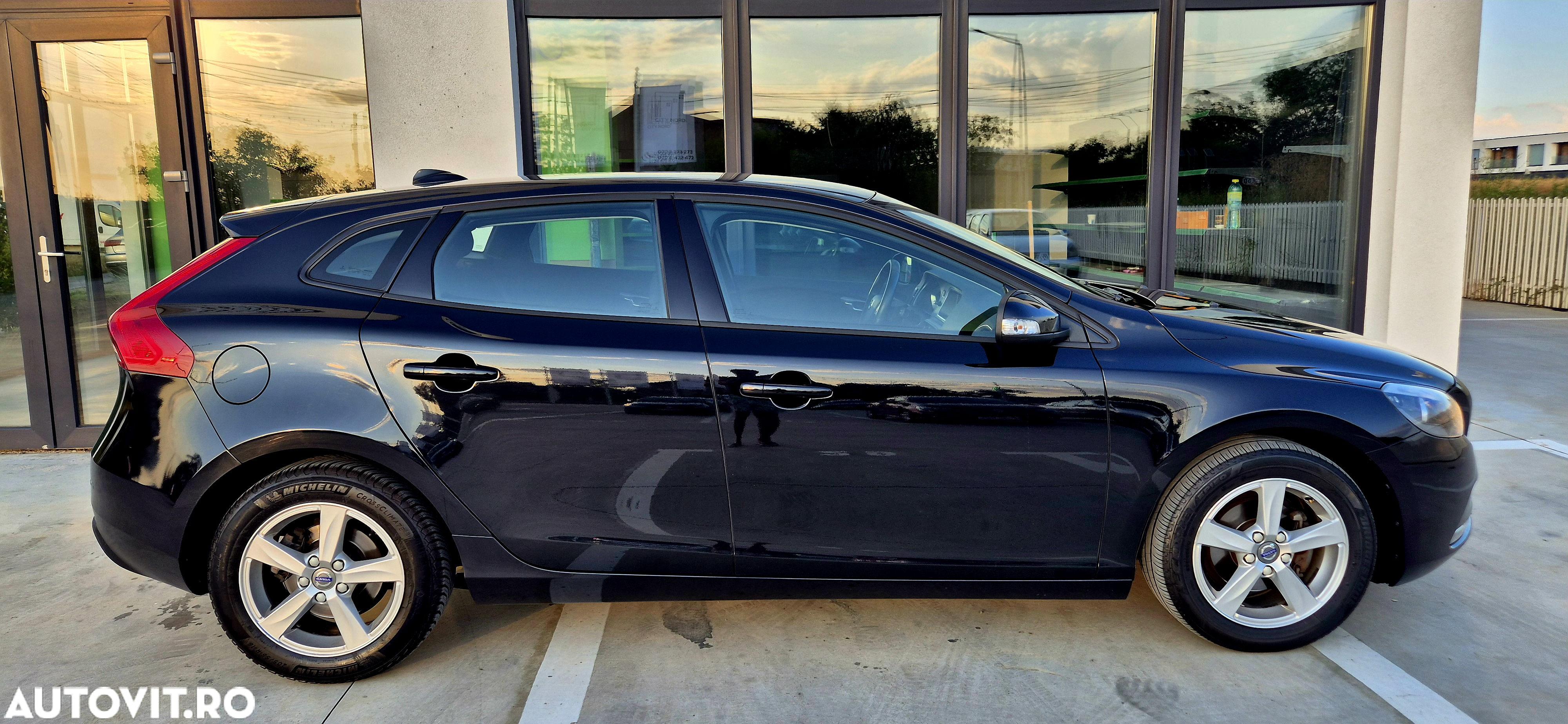 Volvo V40 D2 94g Kinetic - 3