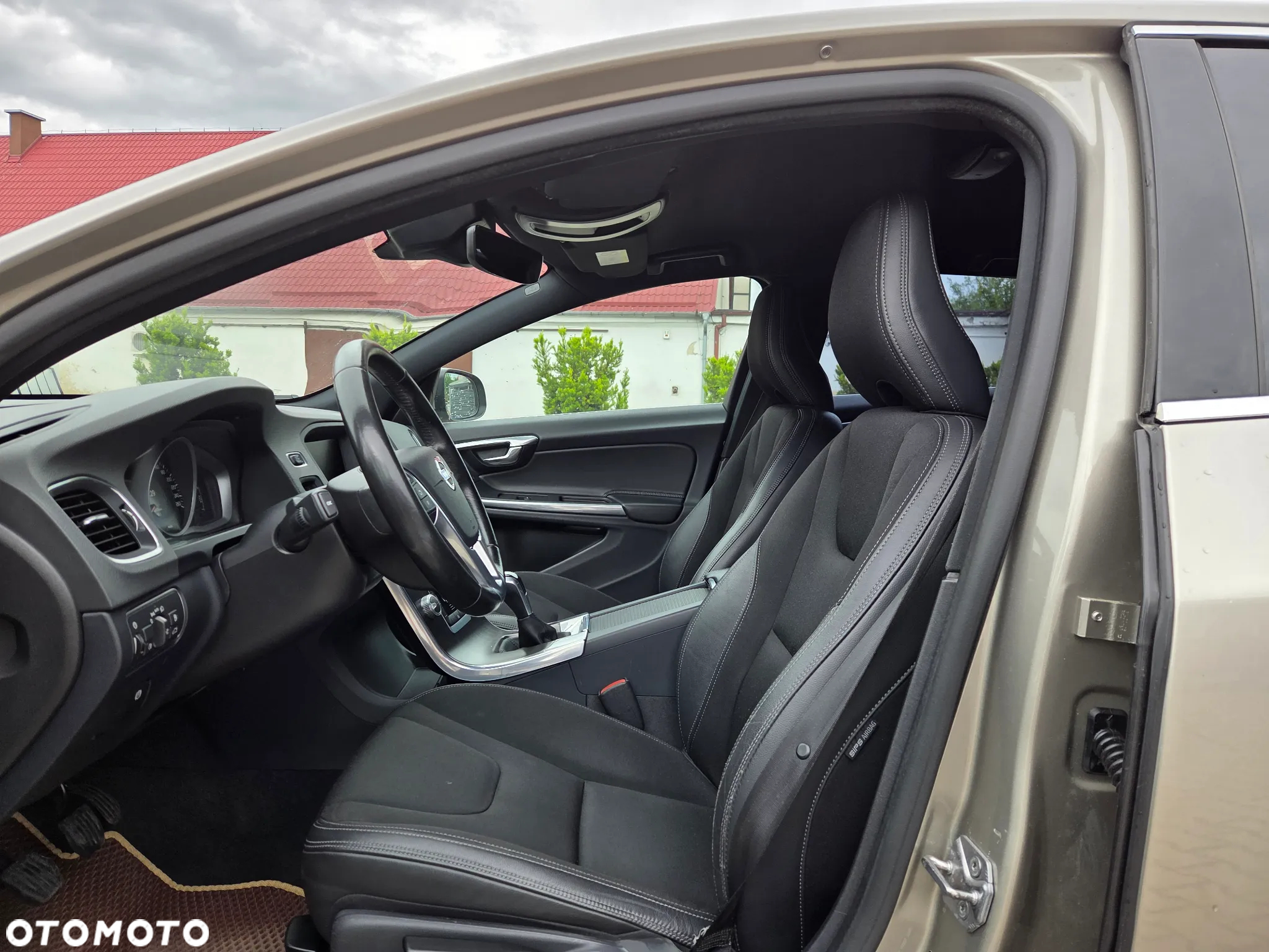 Volvo V60 D3 Momentum - 14