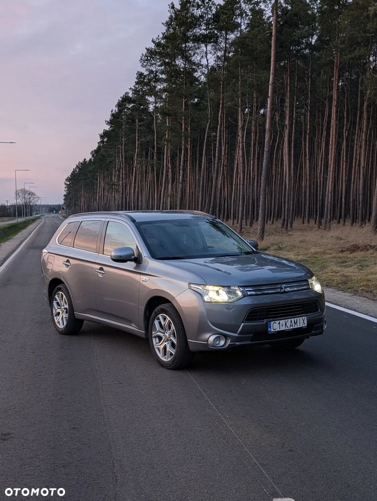 Mitsubishi Outlander 2.0 4WD Top - 2