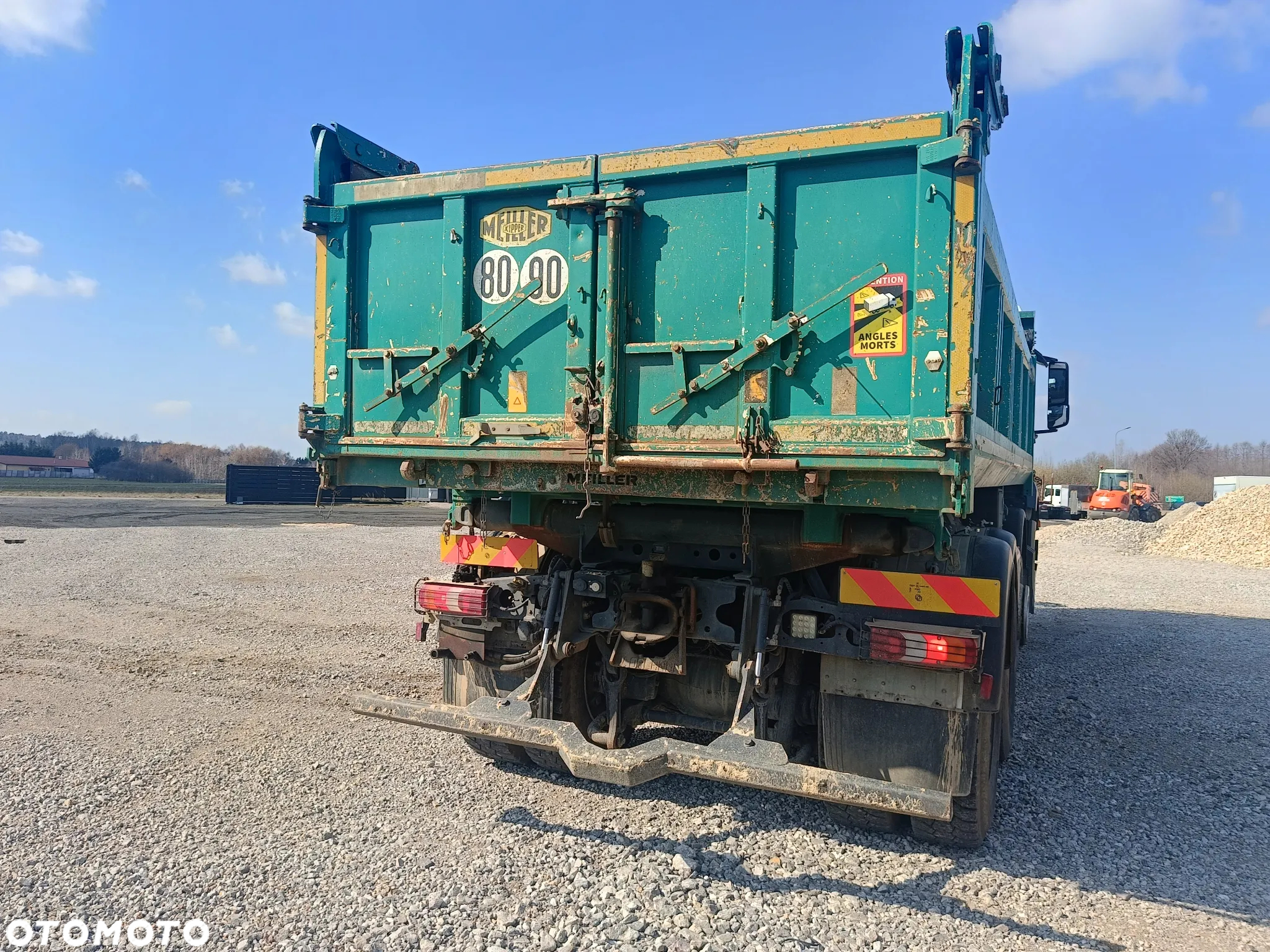Mercedes-Benz Arocs 3243 - 15