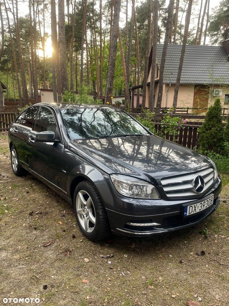 Mercedes-Benz Klasa C 180 CGI Automatik BlueEFFICIENCY Avantgarde - 2