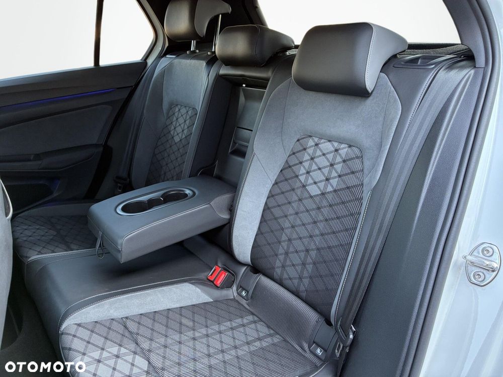 Volkswagen Golf 1.5 eTSI EVO R-Line DSG - 26