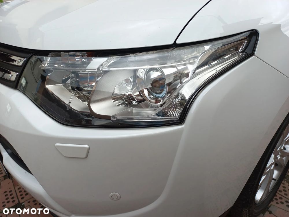 Mitsubishi Outlander 2.2 DI-D 4WD Automatik Diamant Edition - 13