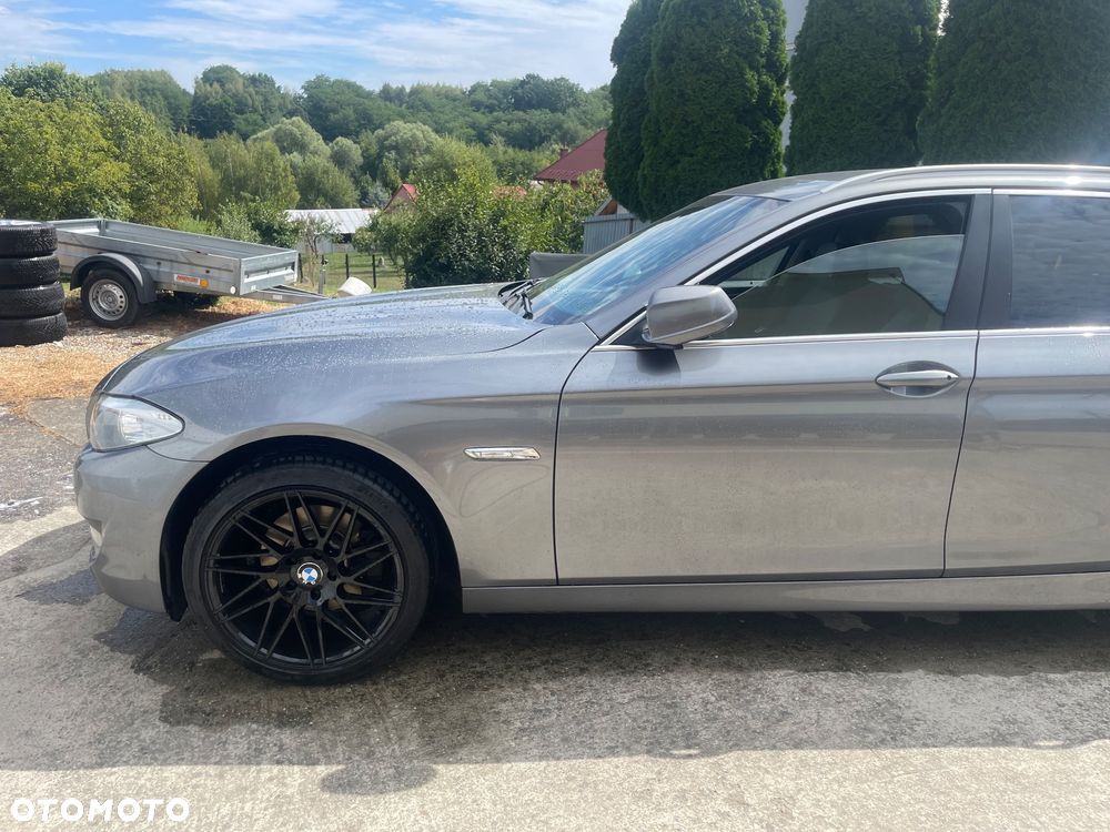 BMW Seria 5 520d Touring - 11