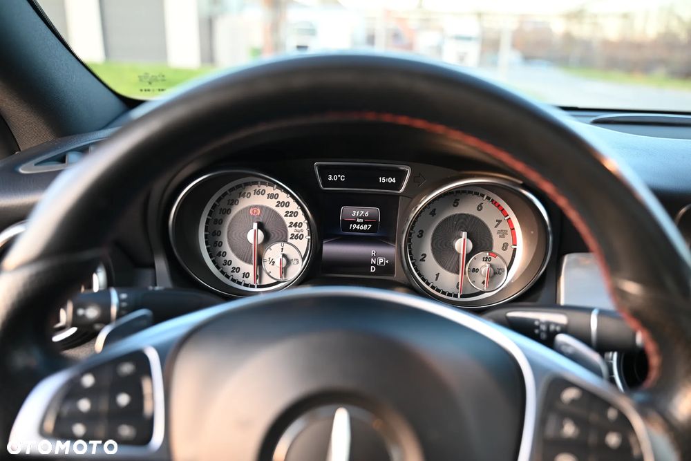 Mercedes-Benz CLA 200 7G-DCT AMG Line - 16