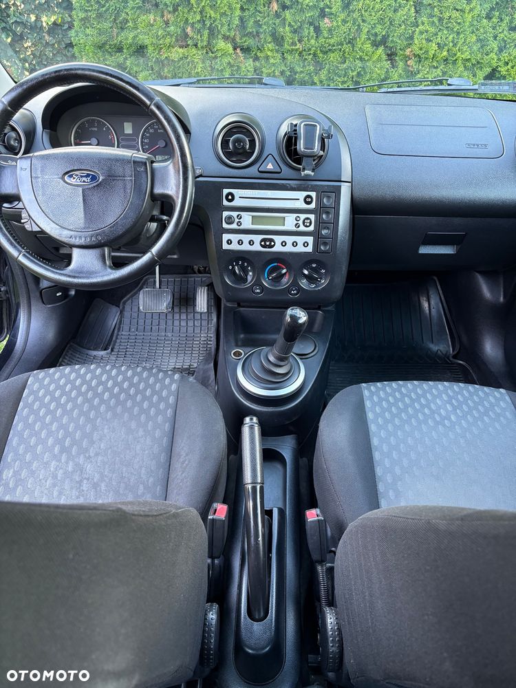 Ford Fiesta - 13