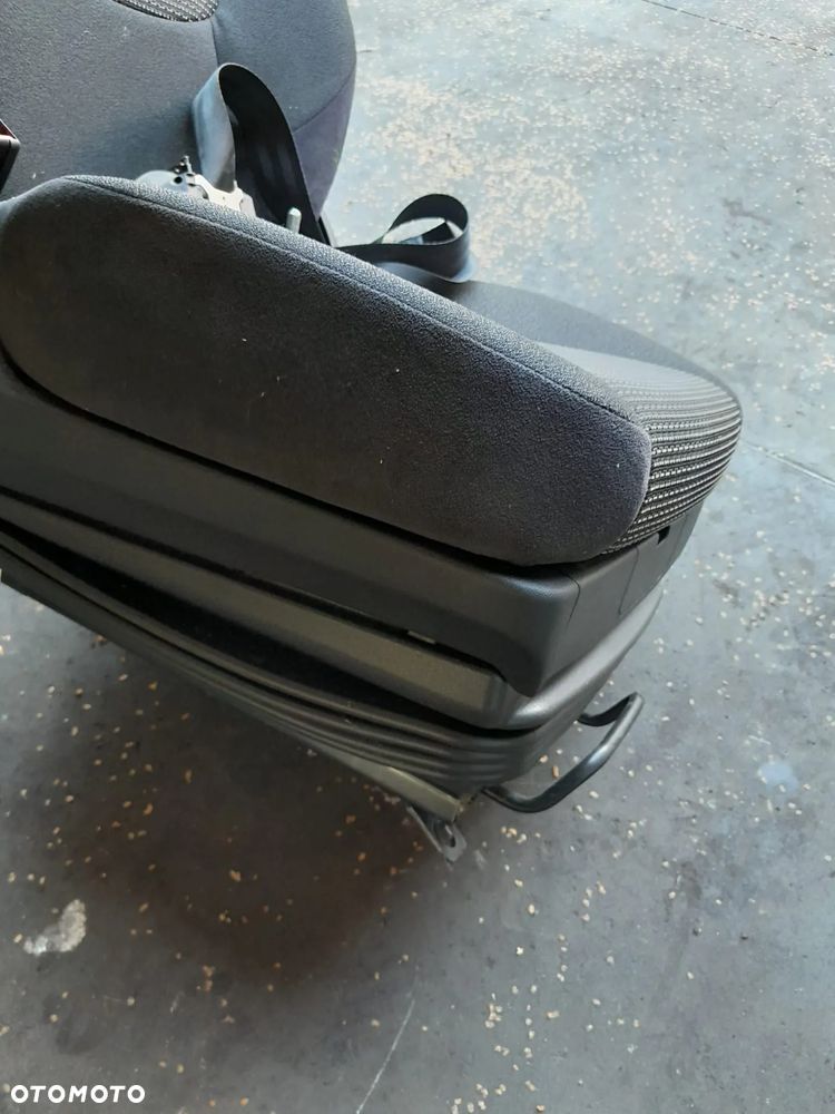 FOTEL KIEROWCY PASAŻERA PNEUMATYCZNY DAF LF EURO 6 ANGLIK EURO 6 - 4