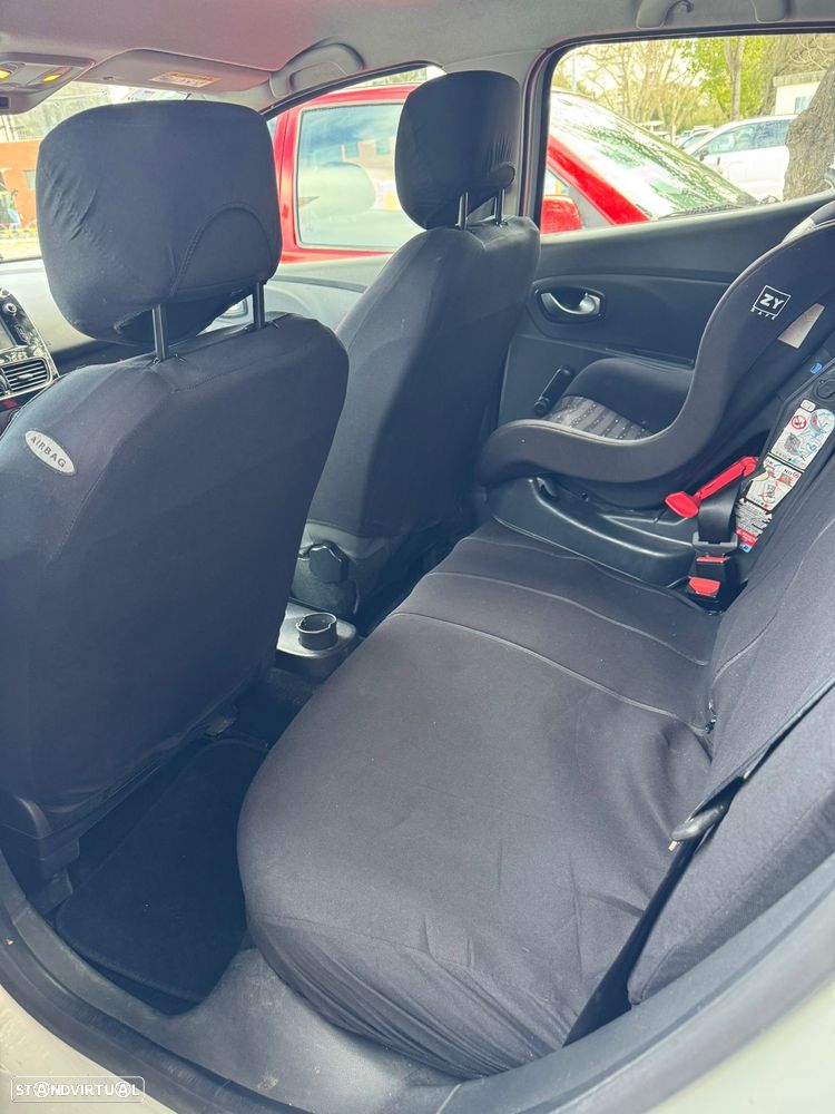 Renault Clio 1.2 16V 75 LIMITED - 15