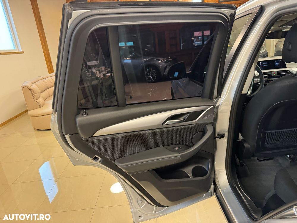 BMW X3 xDrive20i Aut. Luxury Line - 26