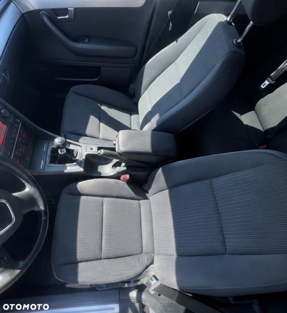 Audi A4 Avant 2.0 TDI DPF quattro - 16
