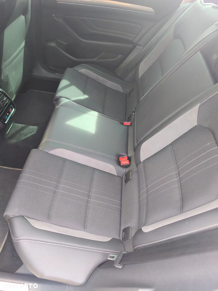 Volkswagen Passat Alltrack 2.0 TDI SCR DSG 4Motion - 13