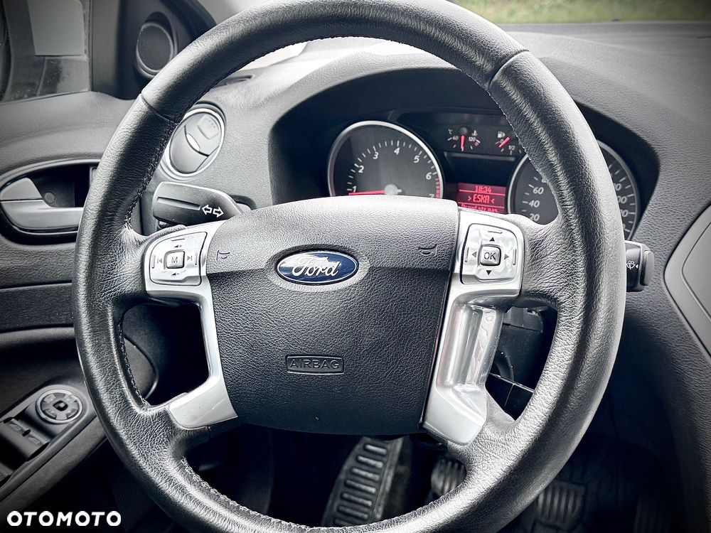 Ford Mondeo 2.0 Ghia - 16