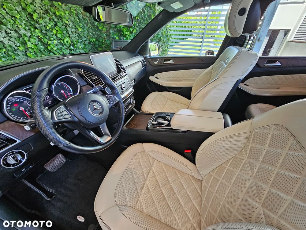 Mercedes-Benz GLS - 7