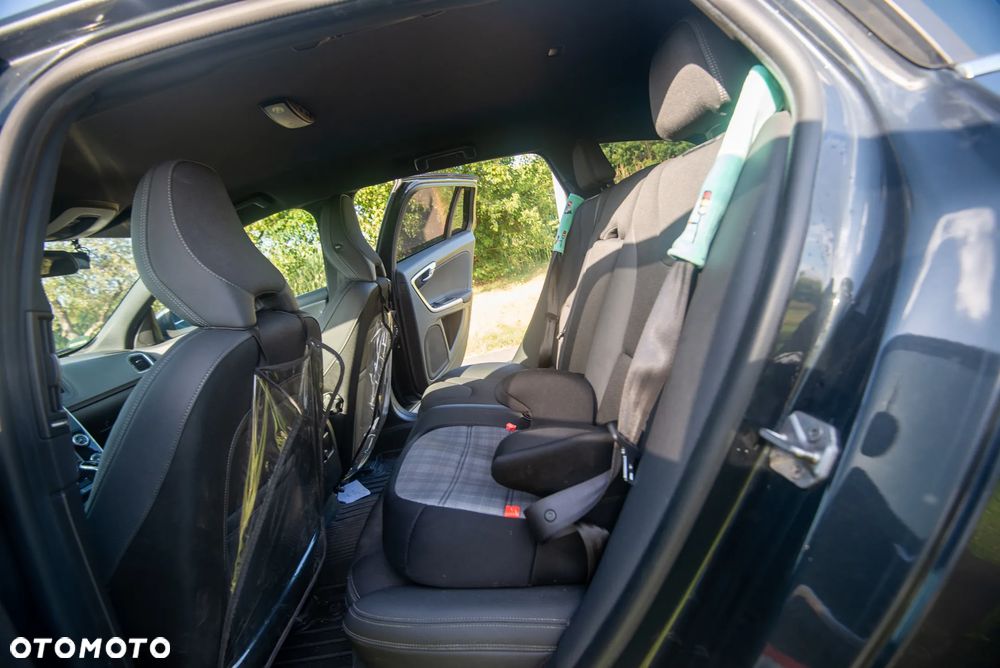Volvo V60 D4 AWD Momentum - 11