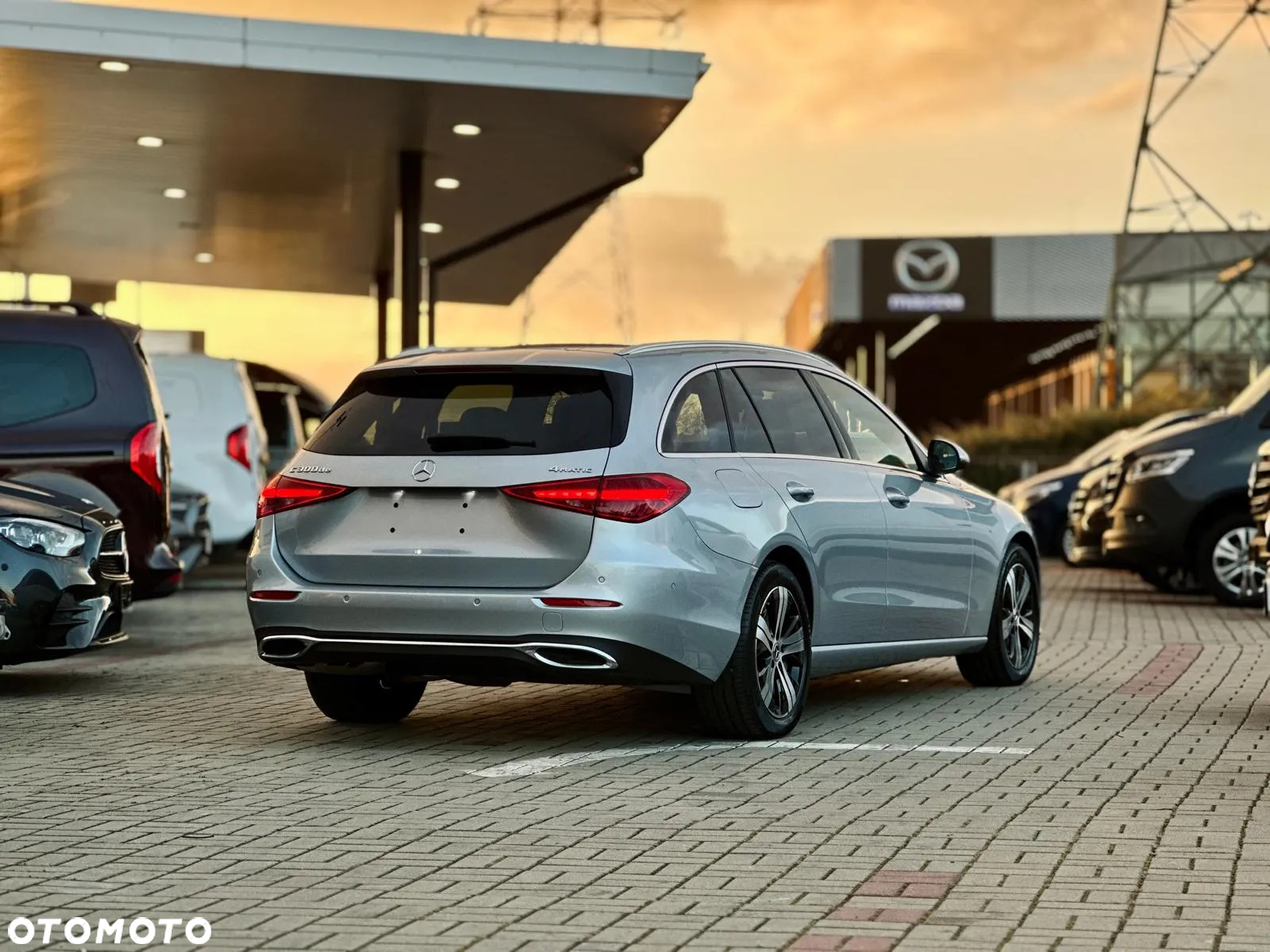 Mercedes-Benz Klasa C 300 de PHEV 4-Matic Avantgarde - 36