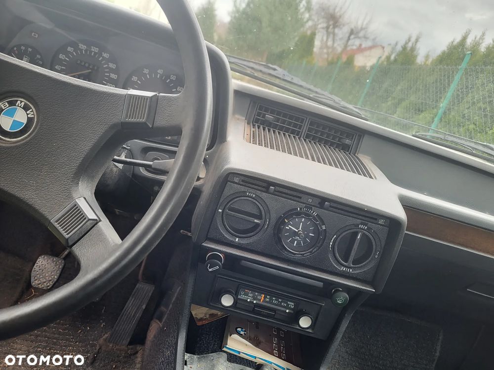 BMW Seria 5 525 - 8